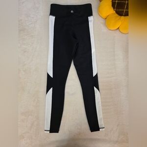 Calme By Johnny Was: Black and White Leggings NWT!